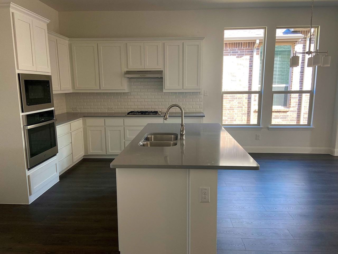 2212 Jackson Dr - Photo 3 of 41