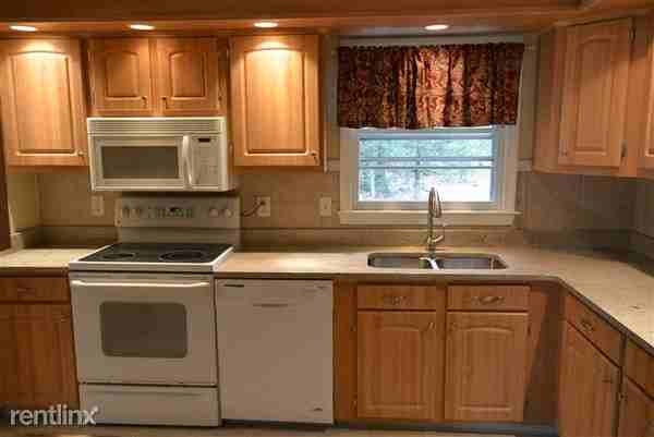 195 Haynes Rd - Photo 3 of 10