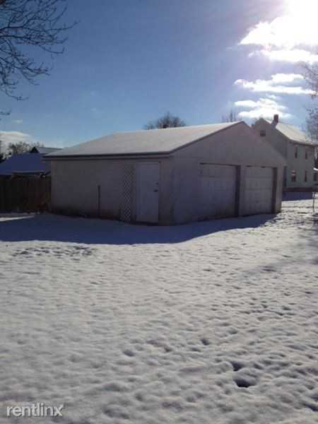 217 E 10th St - Photo 2 of 10