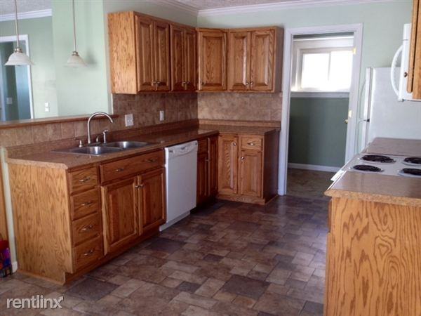 217 E 10th St - Photo 3 of 10