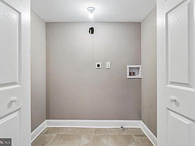 2031 E 32nd St - Photo 2 of 19