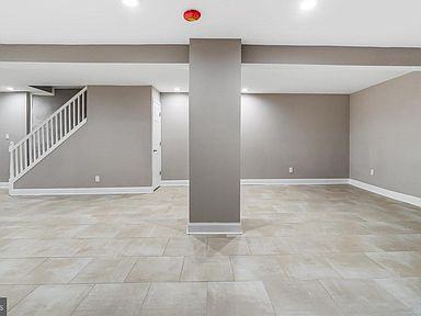 2031 E 32nd St - Photo 3 of 19