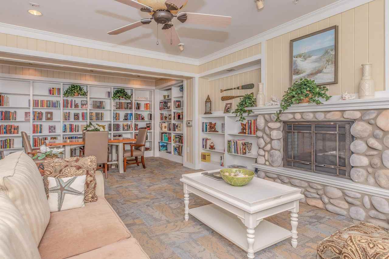 Mariposa Apartment Homes at Ella Boulevard Apartments 16354 Ella Blvd