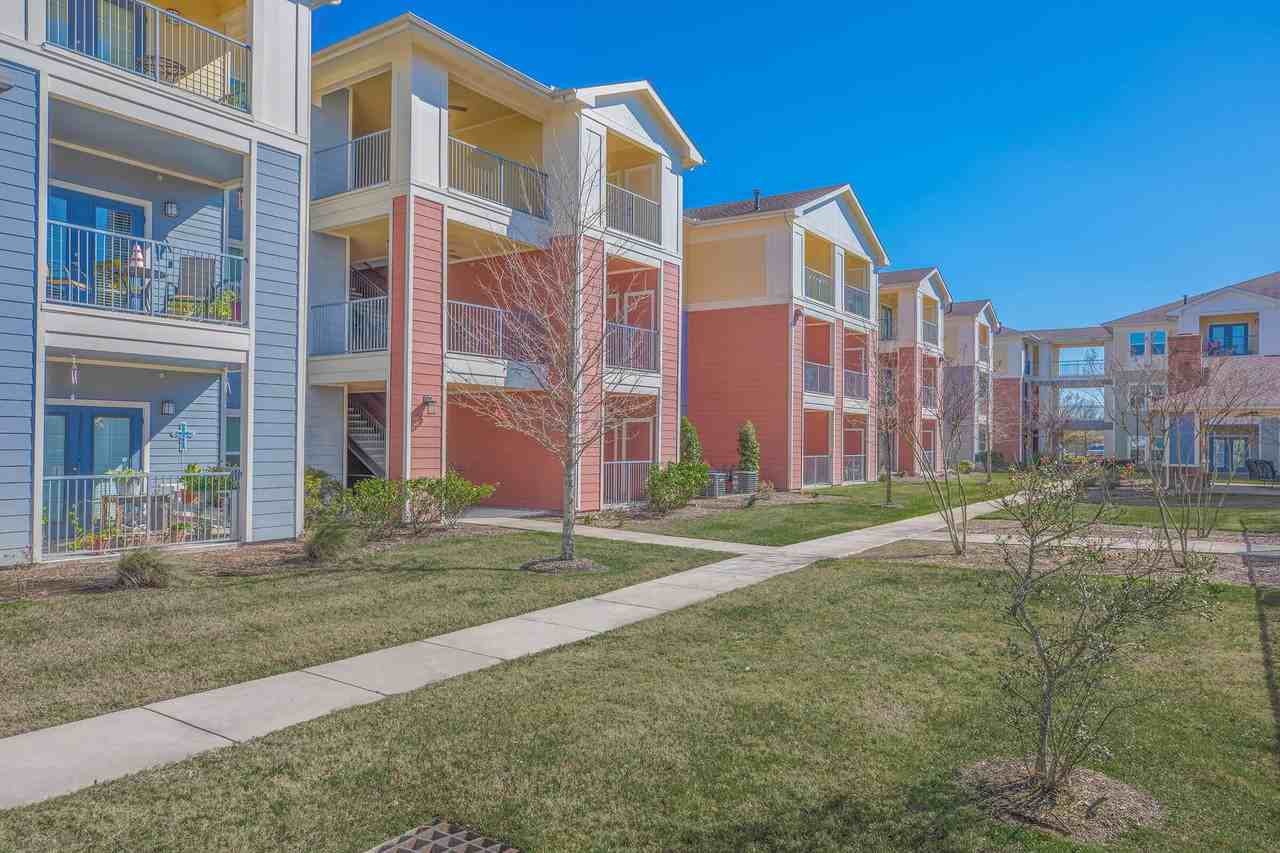 Mariposa Apartment Homes at Pecan Park Apartments 3535 Canada Rd, La