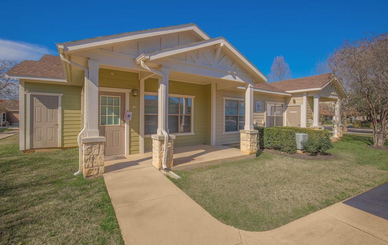 Mariposa Apartment Homes at River Bend Apartments 121 River Bend Dr