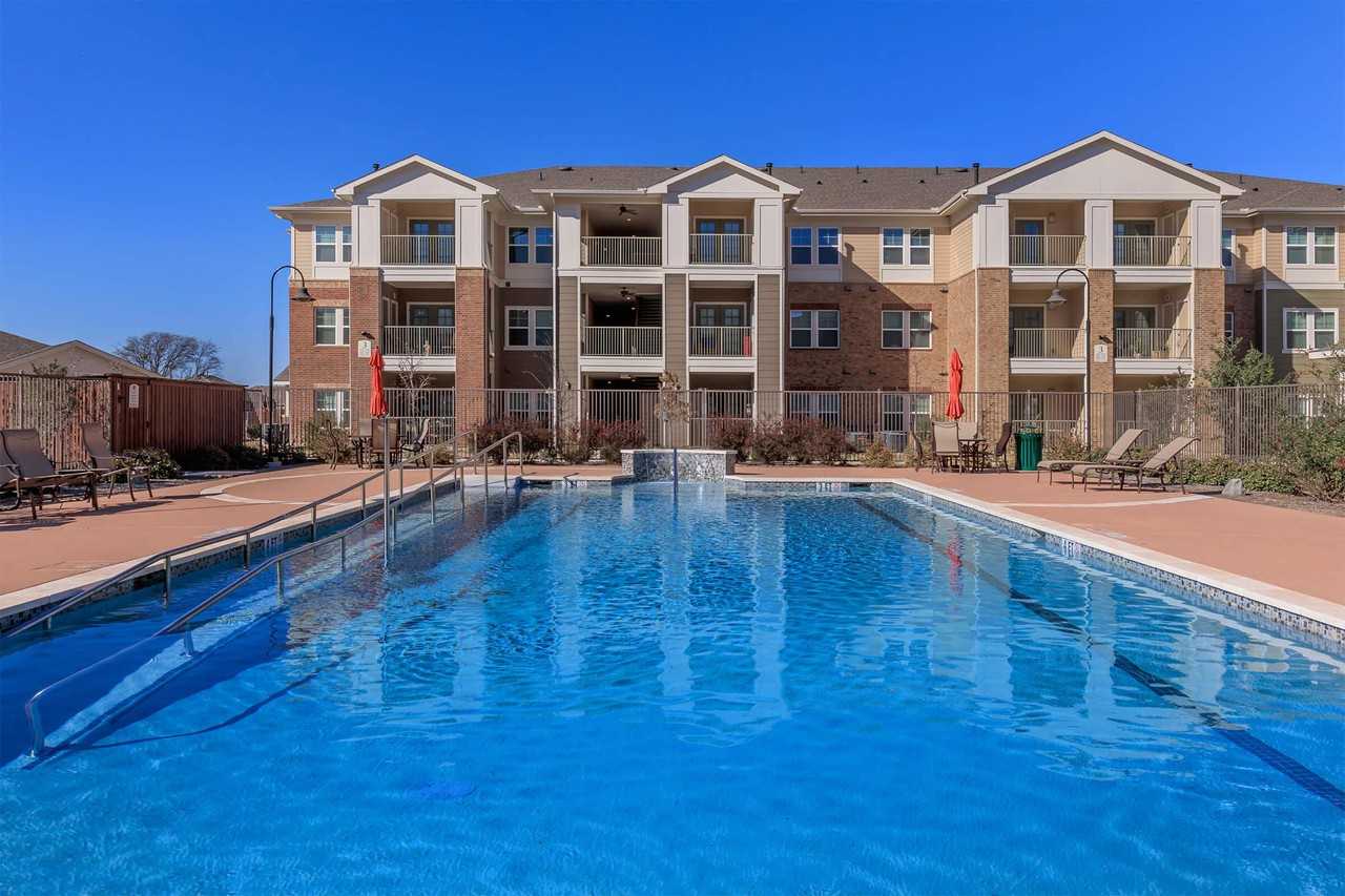 Mariposa Apartment Homes at Spring Hollow Apartments 451 E Mcleroy