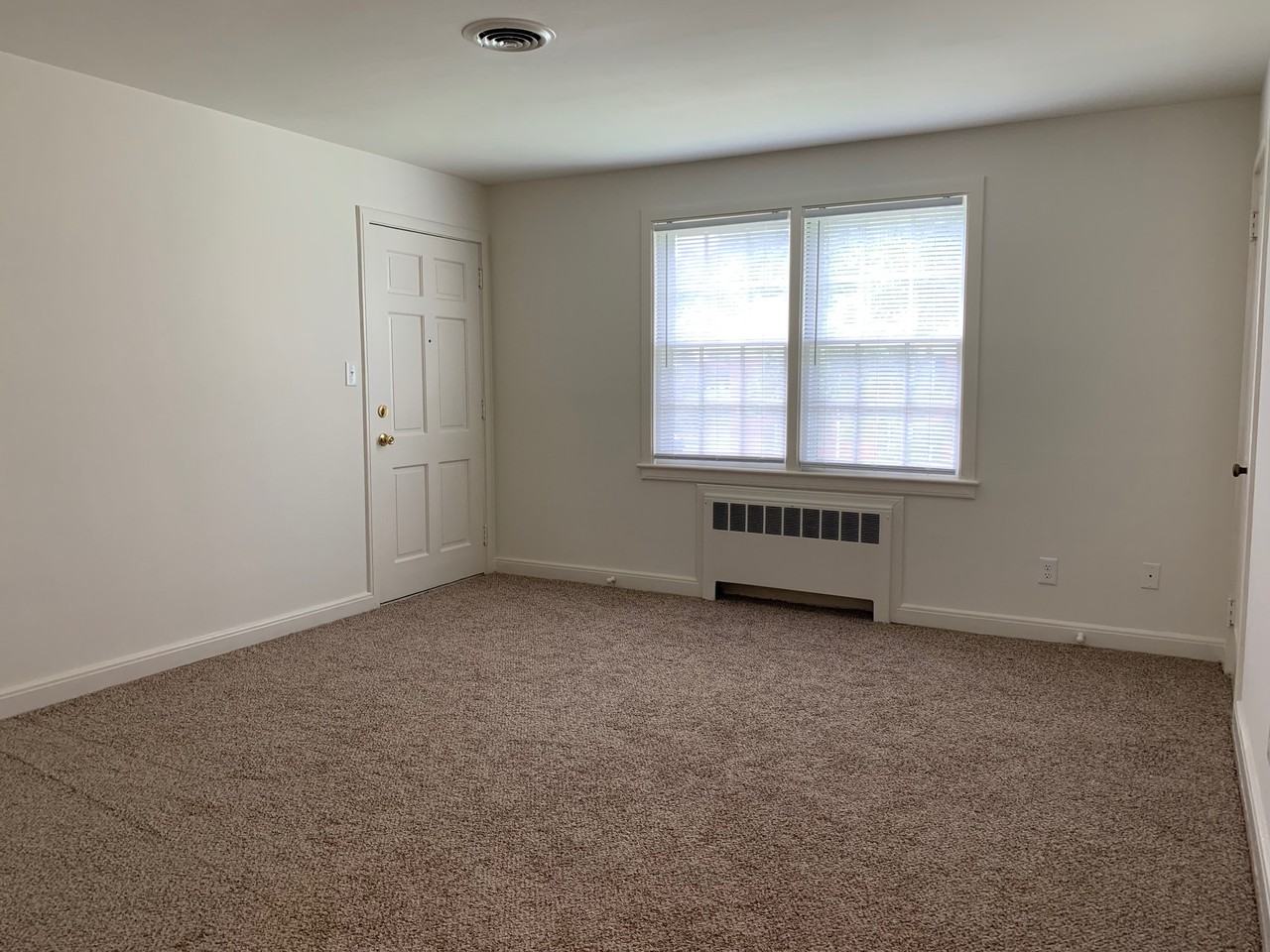 2 Bed/1 Bath recently renovated Apartments 1210 Whilden Place C