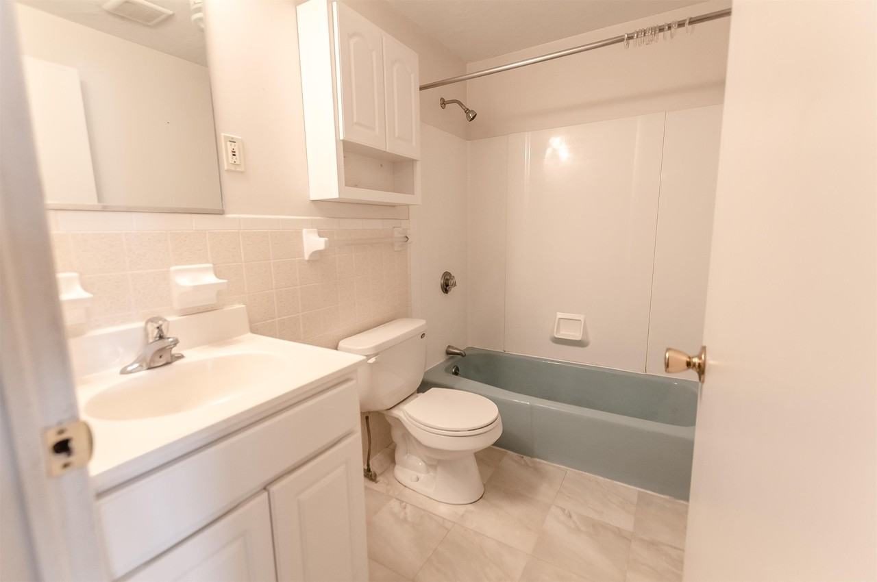 31 Andrew St #25 - Photo 7 of 16
