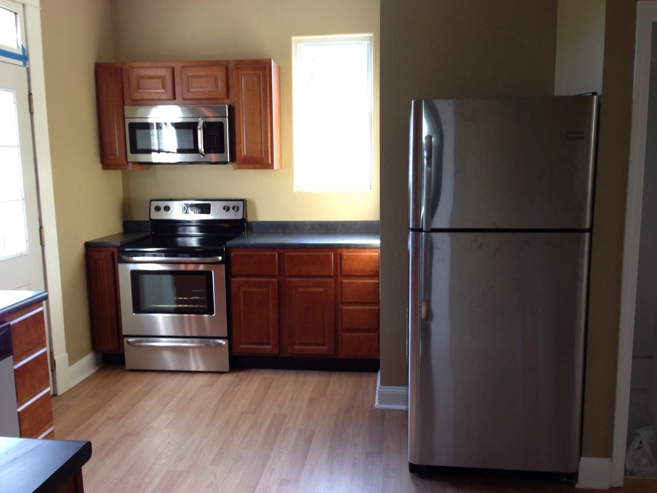 320 Hartman Ave - Photo 3 of 12
