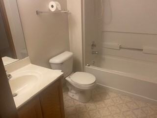 4258 Wincove Dr #4258 - Photo 3 of 8