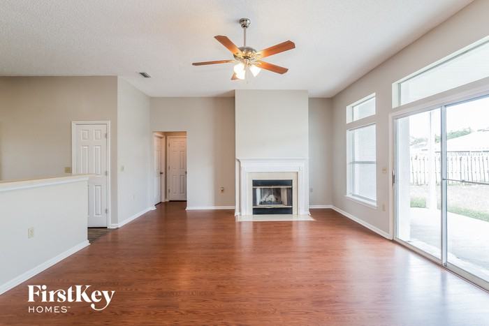 7017 Shady Pine St W - Photo 2 of 15