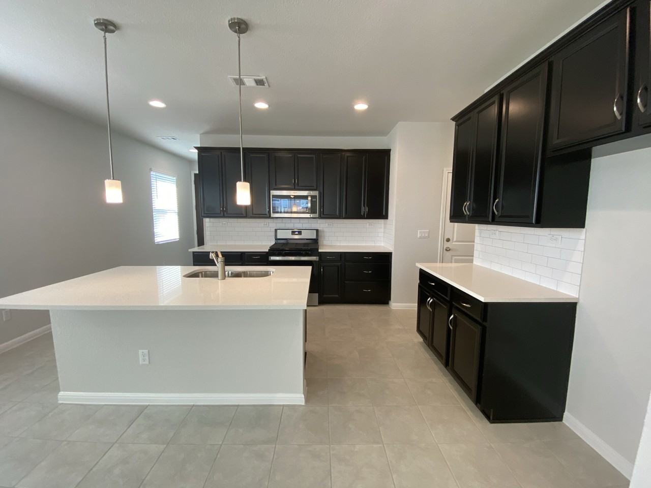 384 Gaida Loop #1 - Photo 4 of 16