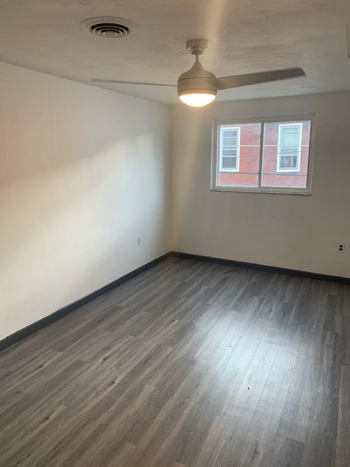 910 Penn St #2 - Photo 7 of 14