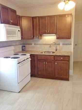 914 Circuit Street #1 - Photo 3 of 8