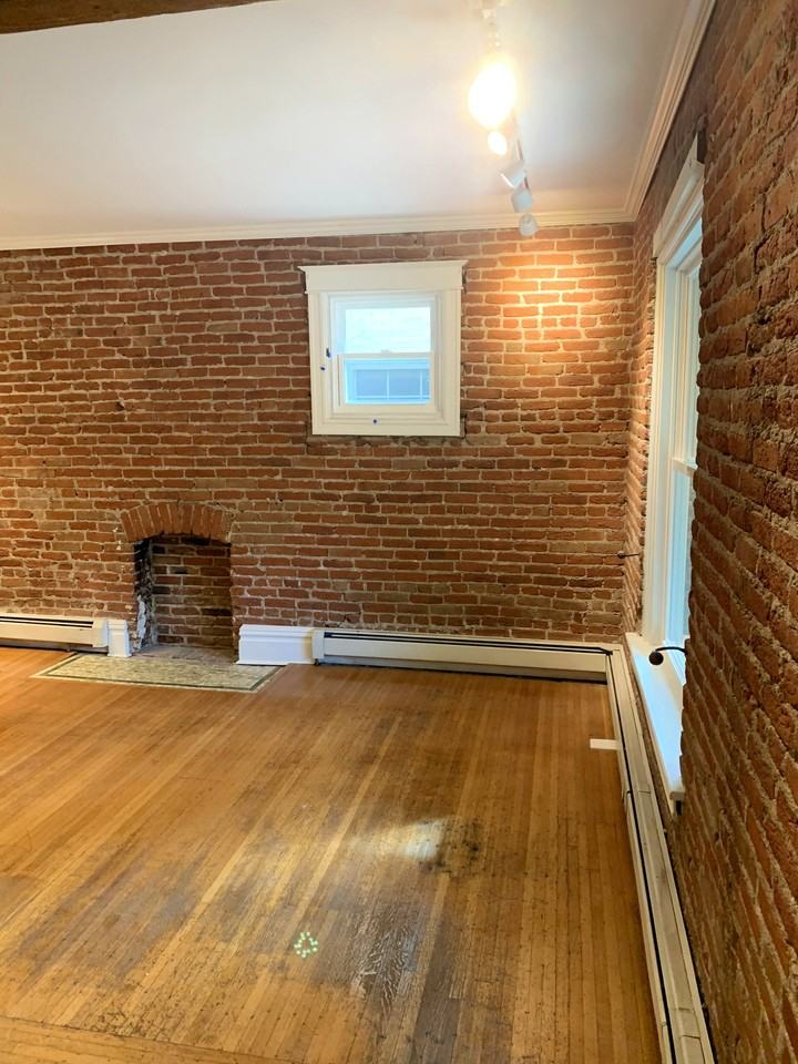 1638 Adams St - Photo 2 of 14