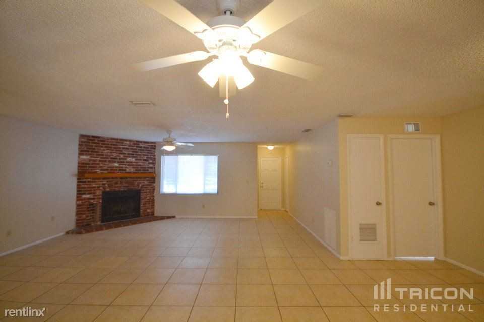 805 Centerwood Ct - Photo 2 of 14