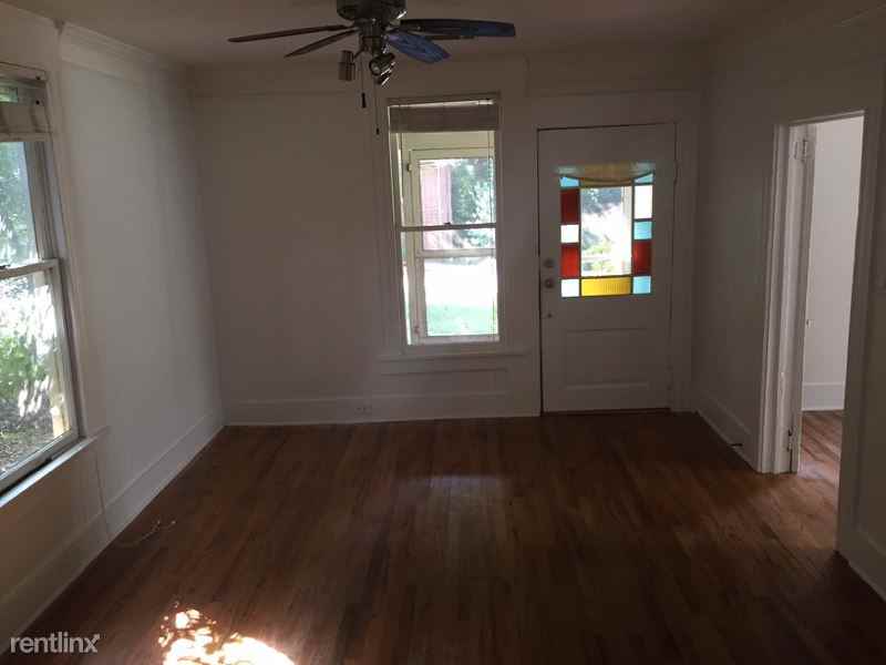 112 Fairview St - Photo 3 of 14