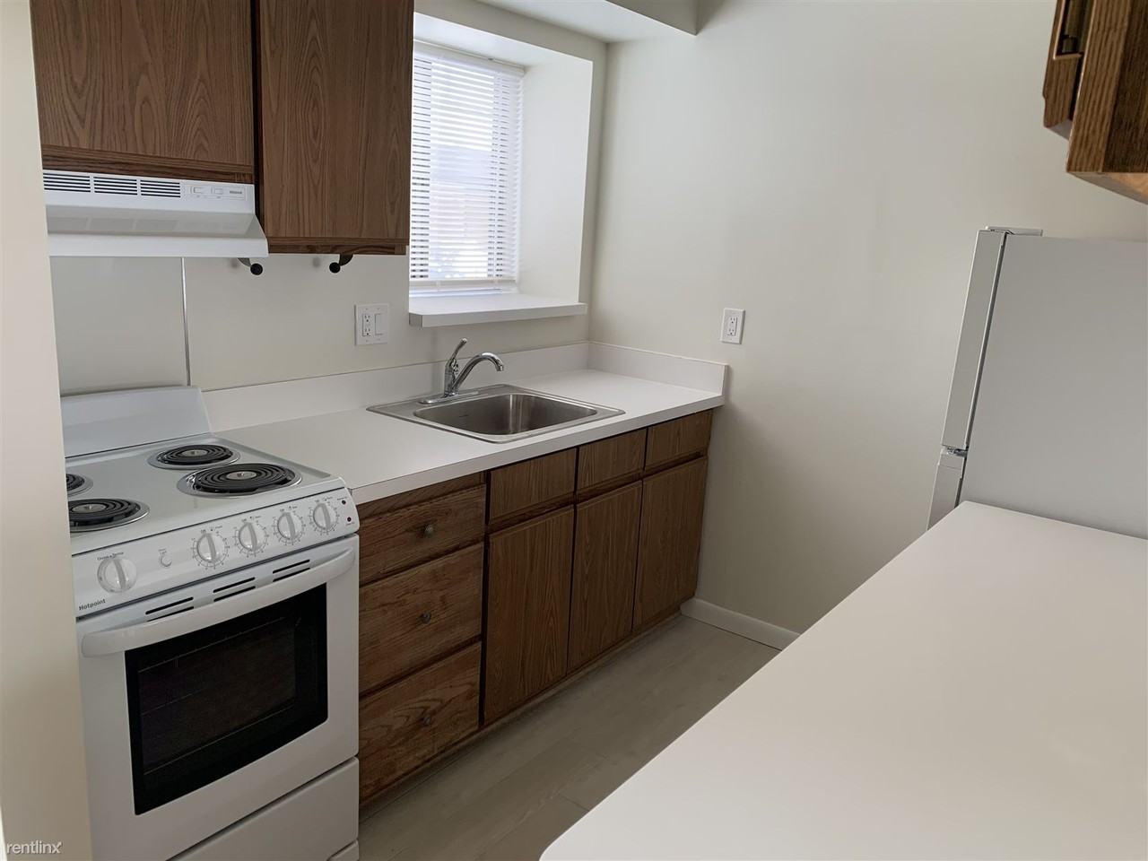 Tapiola Village Apartments 35140 W 8 Mile Rd, Farmington, MI 48335