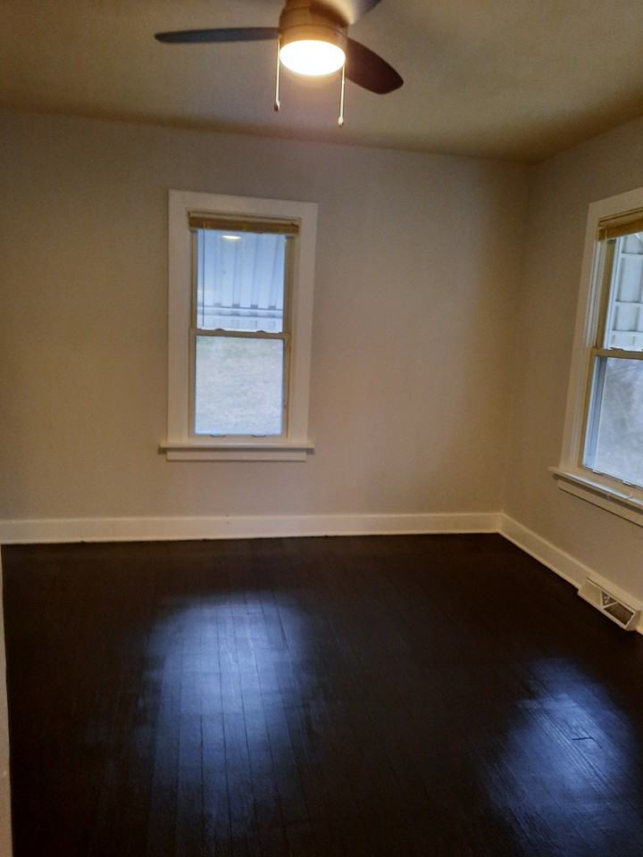 324 Liberty Street - Photo 3 of 5