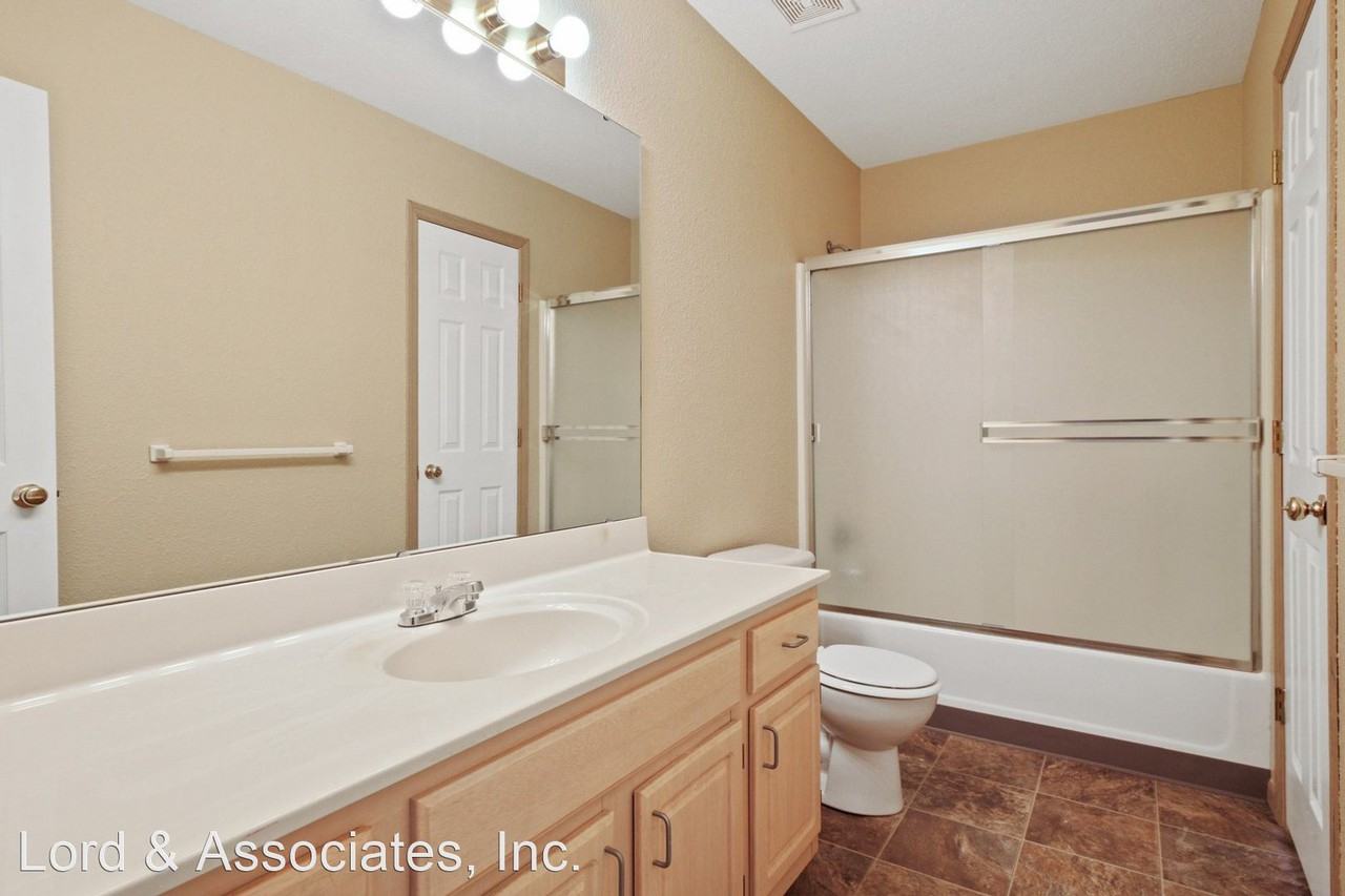 NE 7th St - Photo 3 of 6