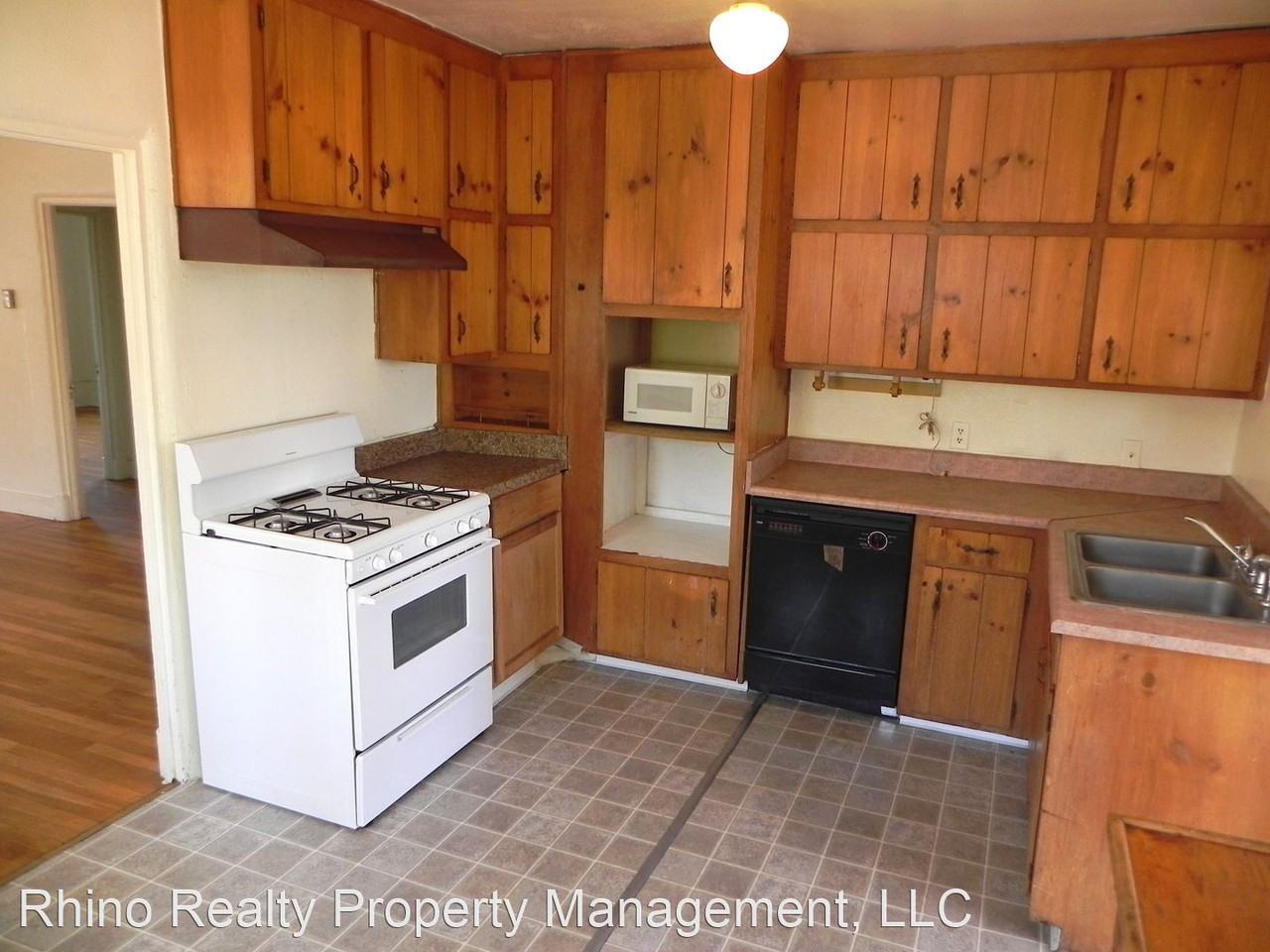 1607 Silver AVE SE - Photo 3 of 21