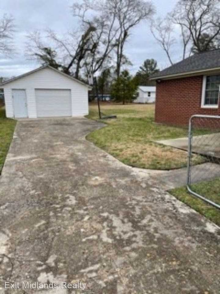 1319 Kate St - Photo 3 of 14