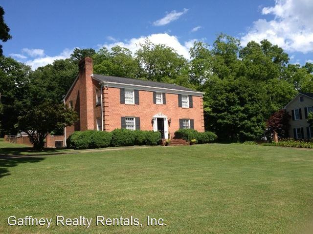 801 College Dr - Photo 2 of 17