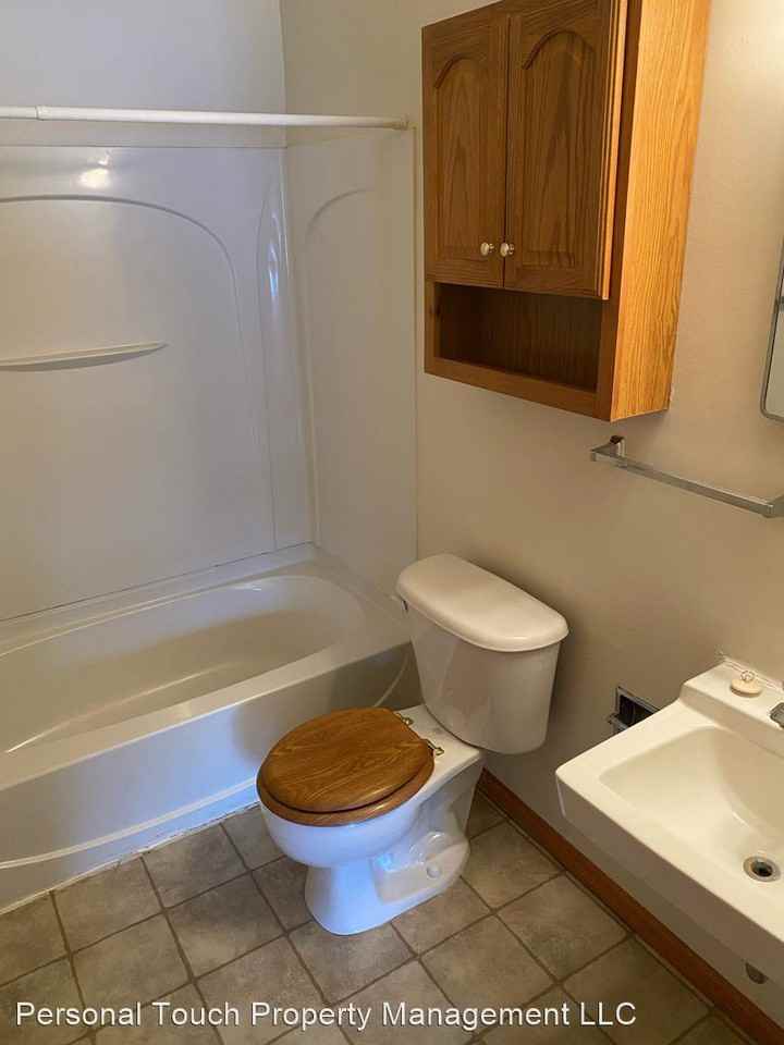 419 4th Ave E - Photo 3 of 7