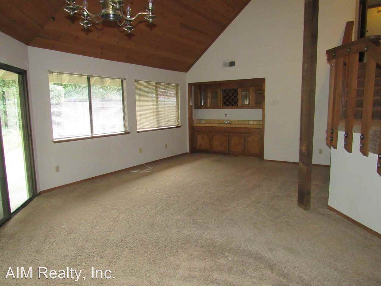 1202 Teak Ct - Photo 3 of 15