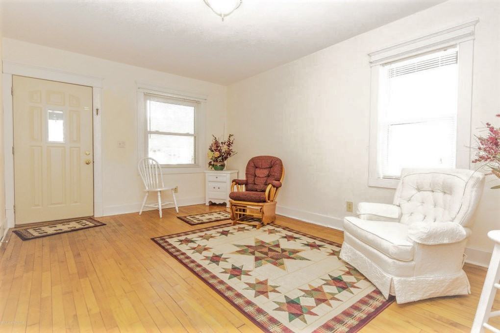 423 W 7th Ave - Photo 2 of 22