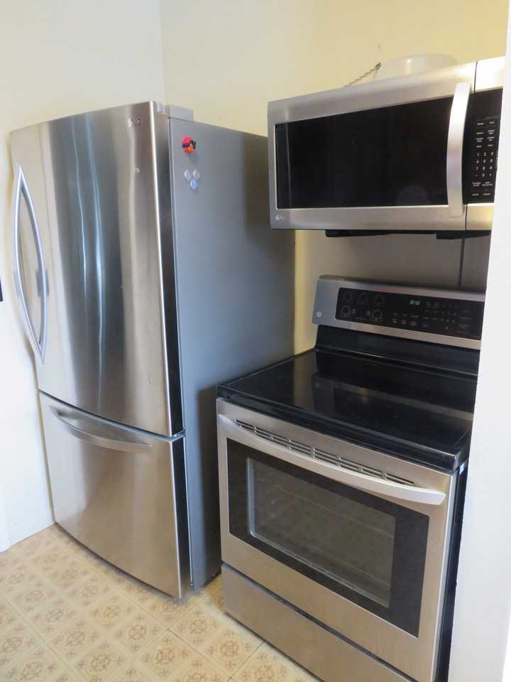 3220 Primrose St - Photo 3 of 21