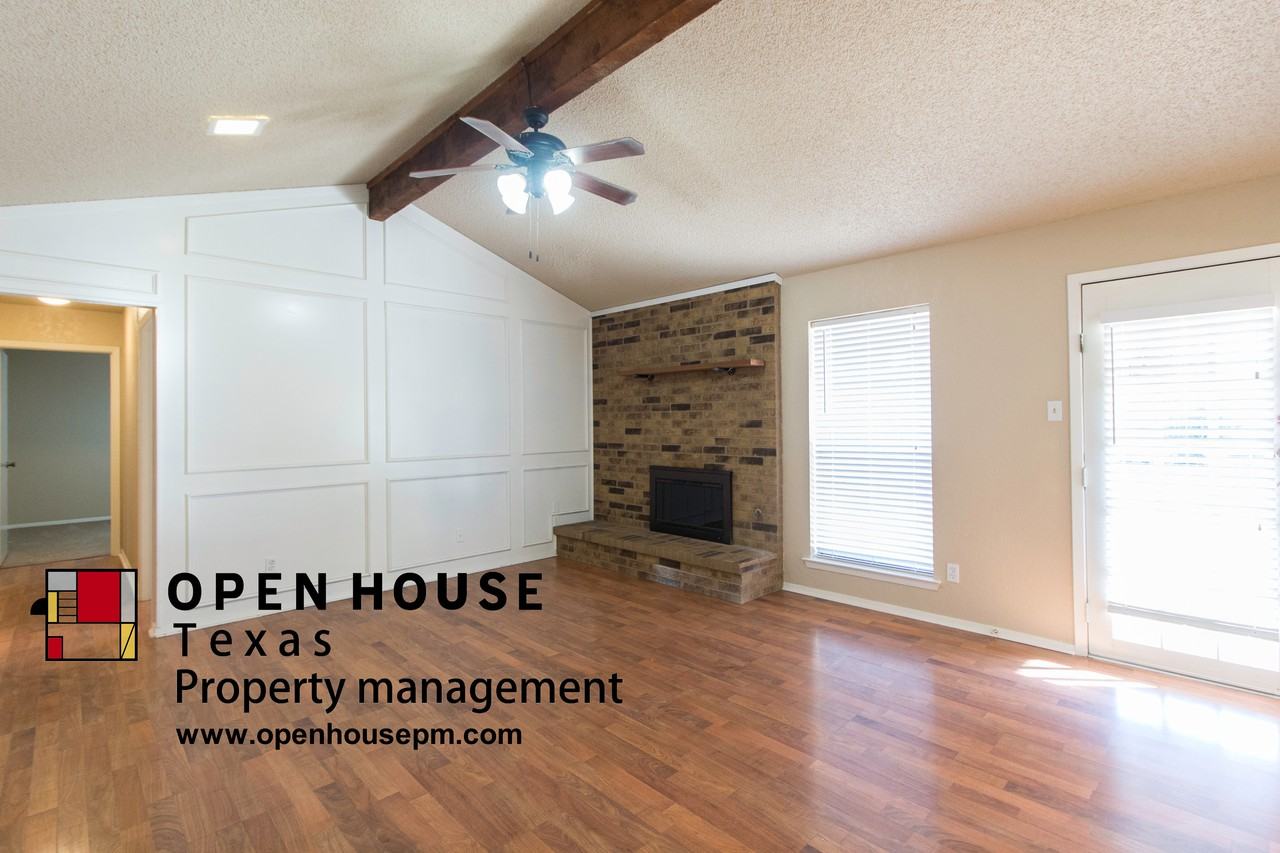 2731 Kimberly Dr - Photo 3 of 12