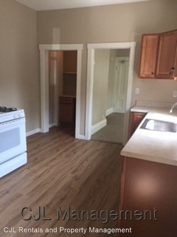 401-403 Putnam Ave - Photo 2 of 8