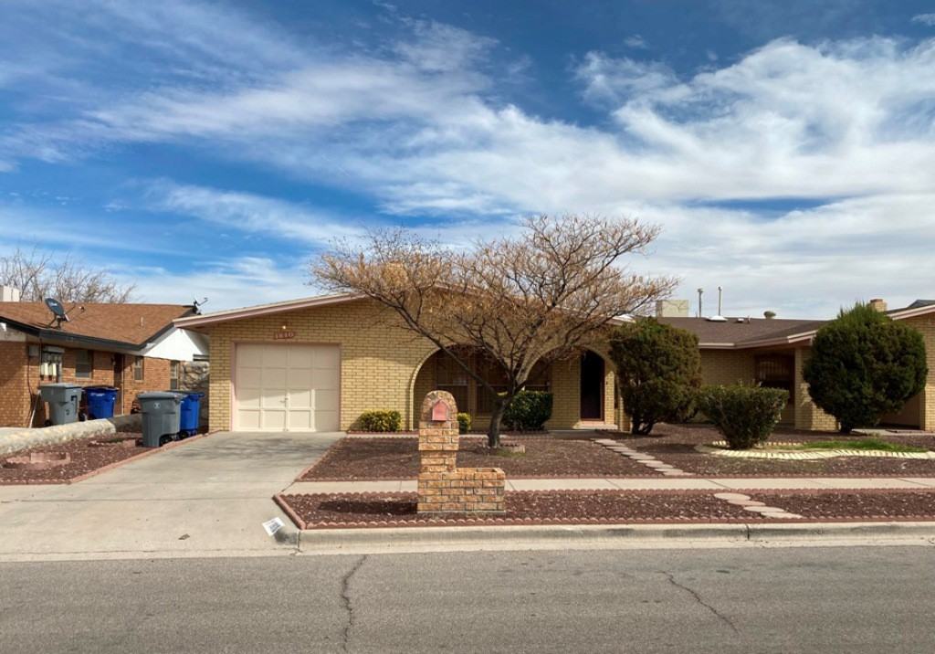 1810 Jack Nicklaus Dr - Photo 2 of 32