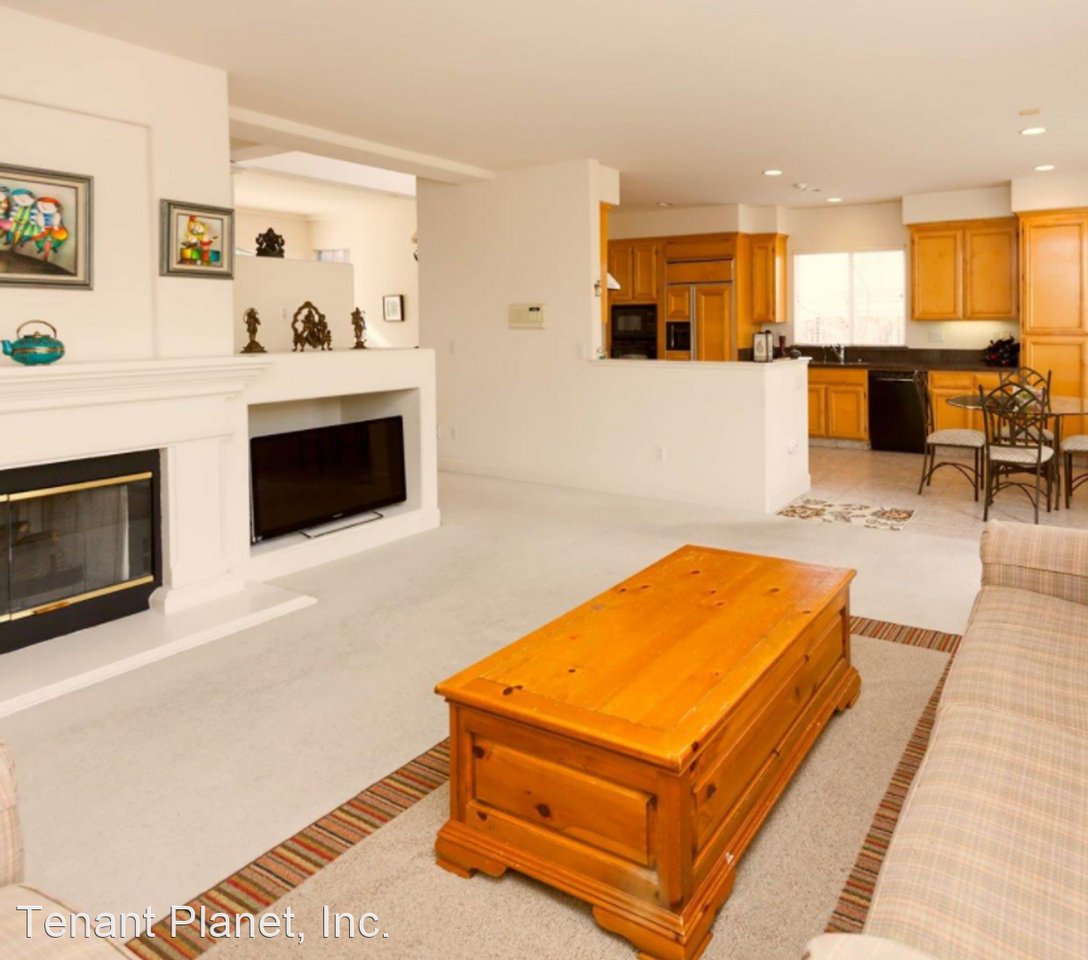 3264 Reserve Ct - Photo 3 of 9