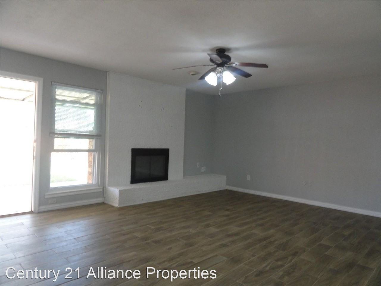 609 Ridgecrest Dr - Photo 2 of 12