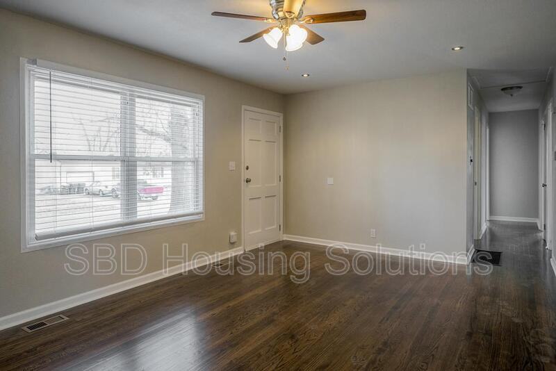 1214 N Vista Dr - Photo 2 of 29