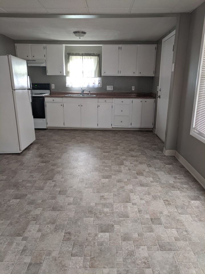 105 1/2 Franklin Ave - Photo 2 of 6