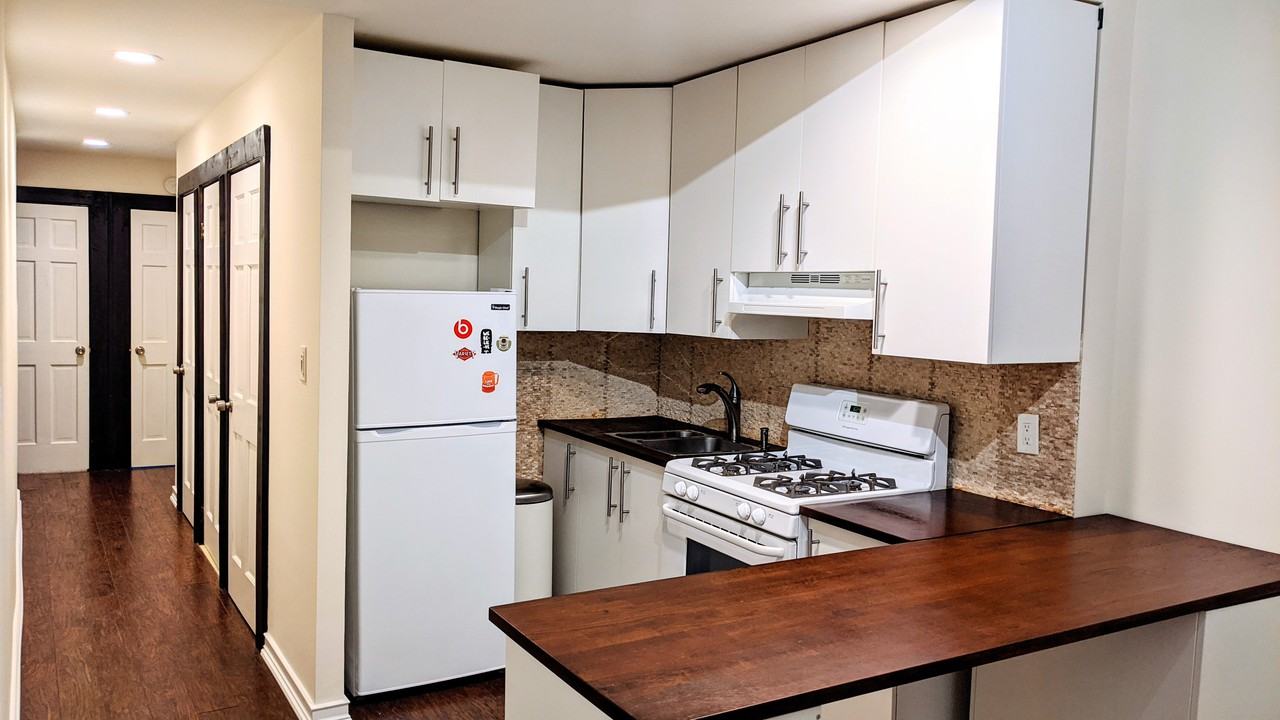 BEDFORD AVE - Photo 3 of 19