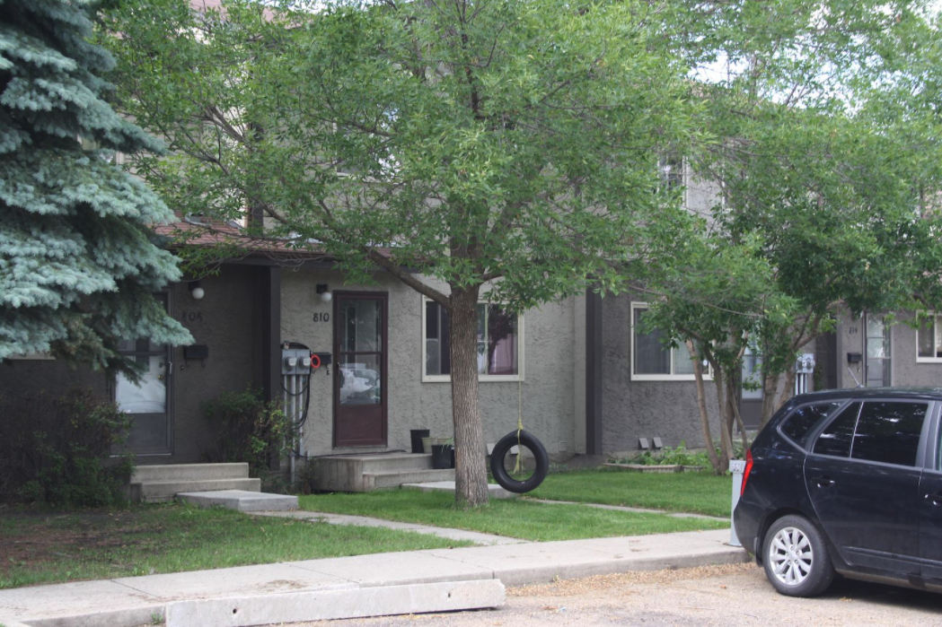 Kameyosek Townhouses - Photo 2 of 11