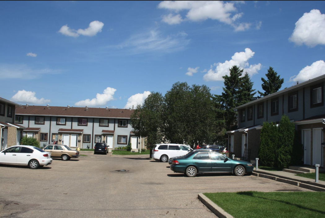 North Callingwood Townhouses Apartments 7151 171 St Nw, Edmonton, AB