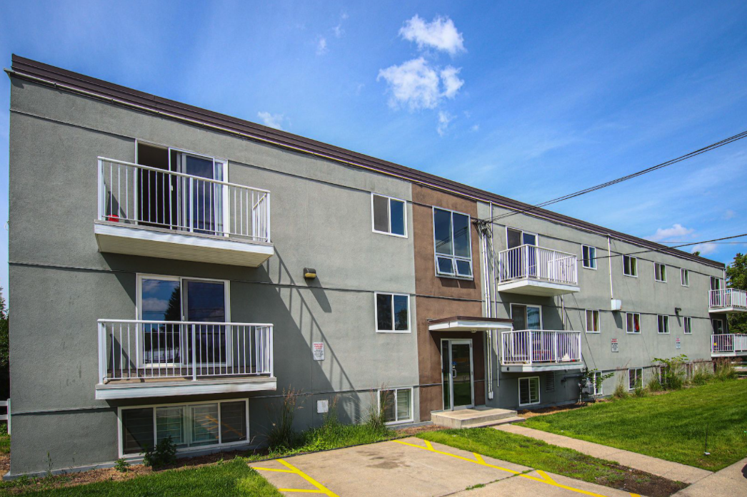 Ivy Manor - Photo 3 of 39