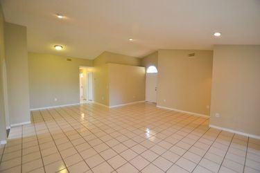 441 Nw 187th Ave - Photo 3 of 14