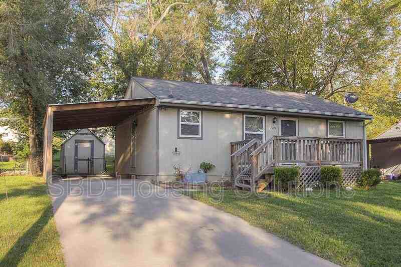 2214 S Overton Ave - Photo 2 of 30