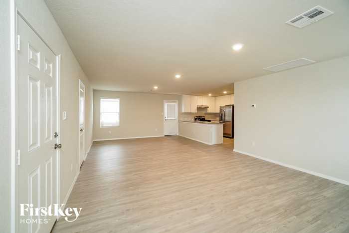 9806 Littleton Grist - Photo 3 of 15