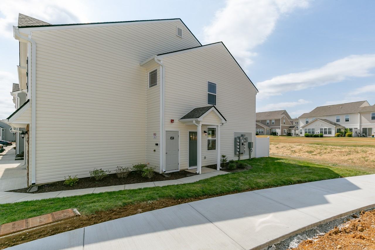 6020 Hillside Ln - Photo 3 of 33