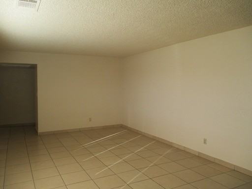 1612 W Caldwell Ave - Photo 3 of 17