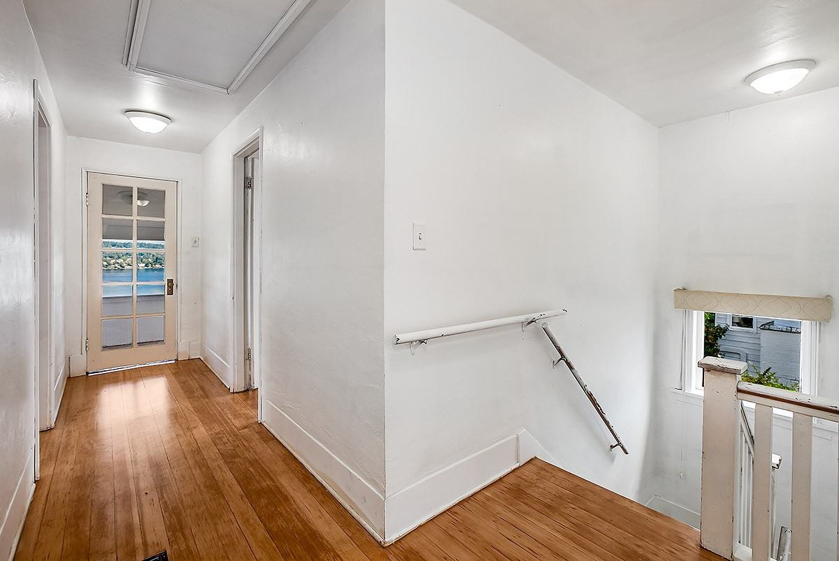 LAKE WA VIEW HOME!! - Photo 6 of 28