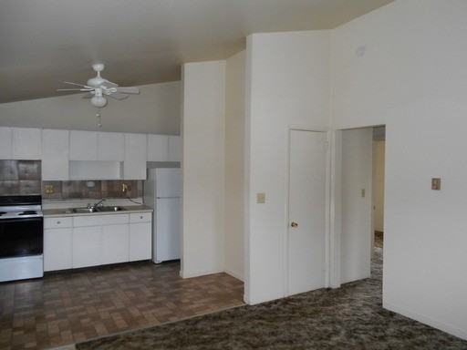 447 Zahn Dr #C - Photo 2 of 8