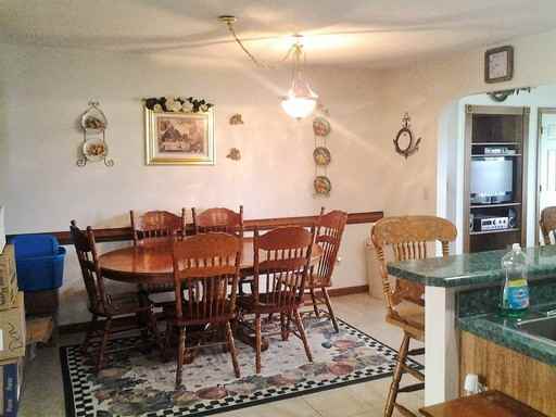 200 Melonie Dr - Photo 3 of 10